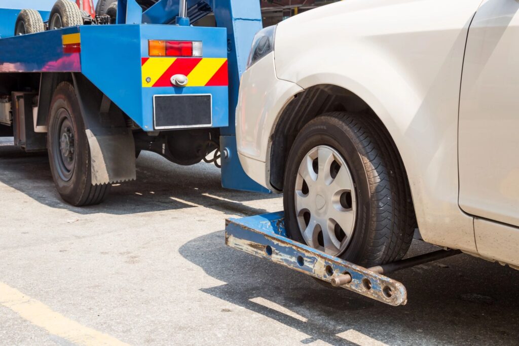 5 Reasons Why You Should Call a Tow Truck Instead of Doing It Yourself